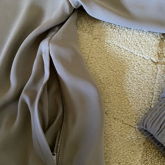 Aritzia zip front bomber jacket - Picture 7 of 9